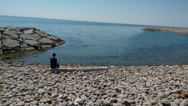 being-pensive-lake-ontario-rouge-beach
